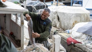 Mersin Büyükşehir’den Küçük Ölçekli Balıkçılara Ekipman Desteği