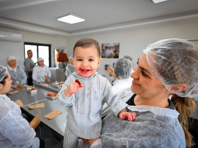 Mersin BŞB Kadınlara Kan Portakalı Kurutma Atölyesi Başlattı