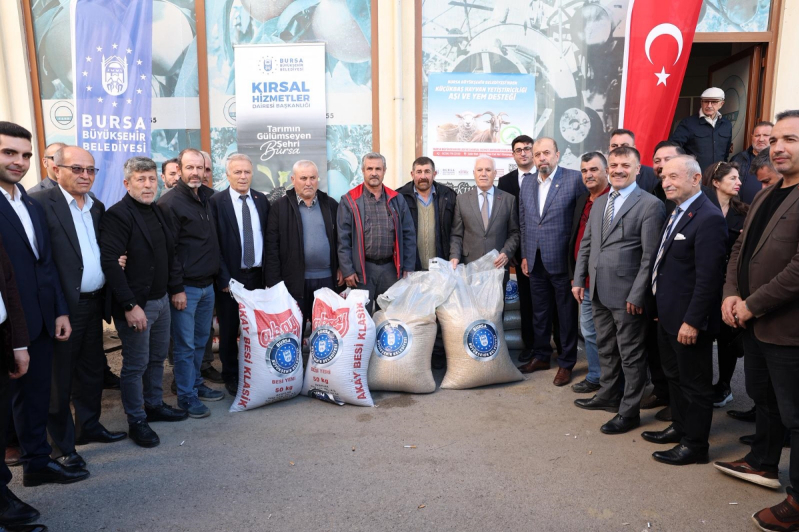 Bursa Büyükşehir, Gürsu’da küçükbaş yetiştiricisine destek verdi