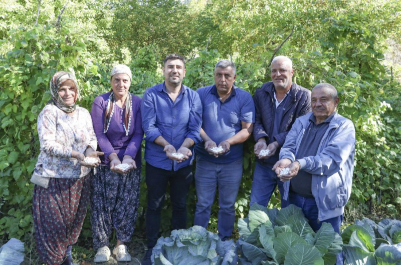 Mersin Büyükşehir, Gülnar’da Leklek Fasulyesi tohum desteği verdi