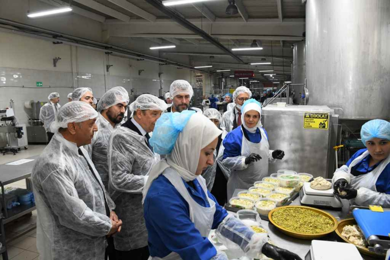 İspanya Tarım Bakanı Ankara’da gıda sanayisini inceledi