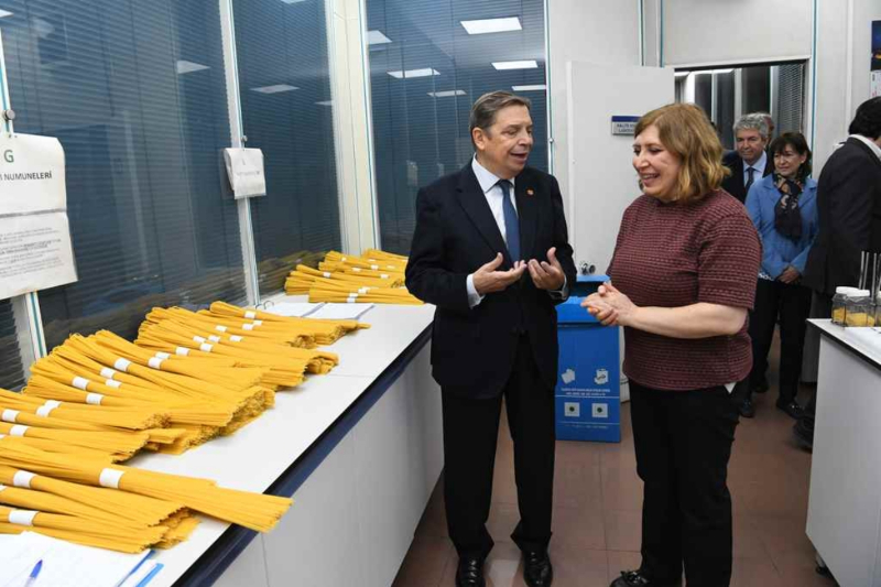 İspanya Tarım Bakanı Ankara’da gıda sanayisini inceledi