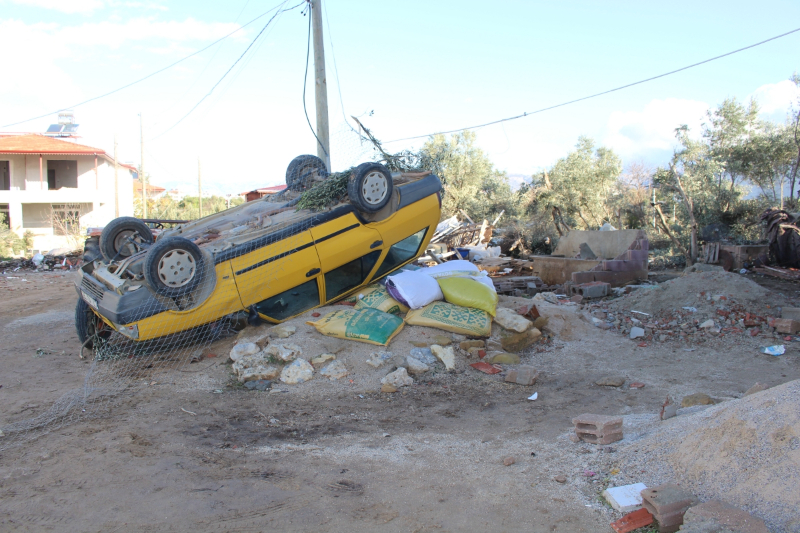 Antalya Büyükşehir Belediyesi Manavgat’ta hortum hasarını inceledi