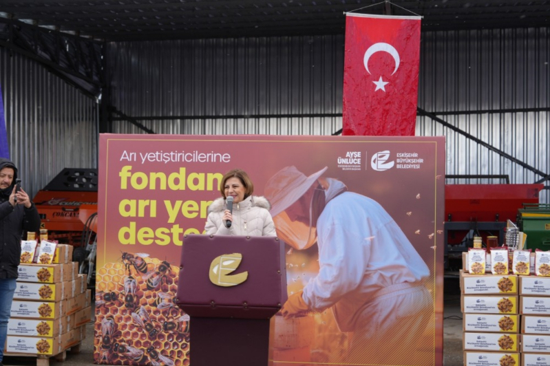 Eskişehir Büyükşehir, arıcılara 6,6 ton fondan yem desteği sağladı