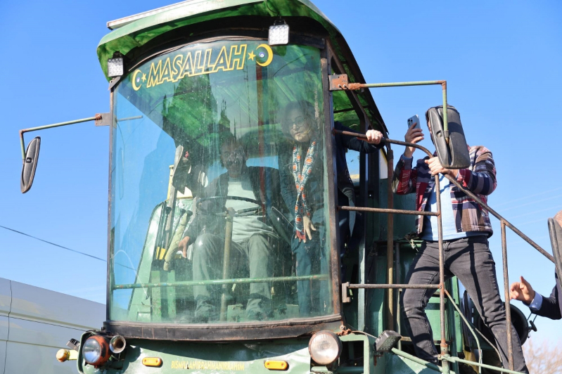 Gaziantep Büyükşehir Nizip’te çiftçilere 3,4 milyon litre mazot verdi