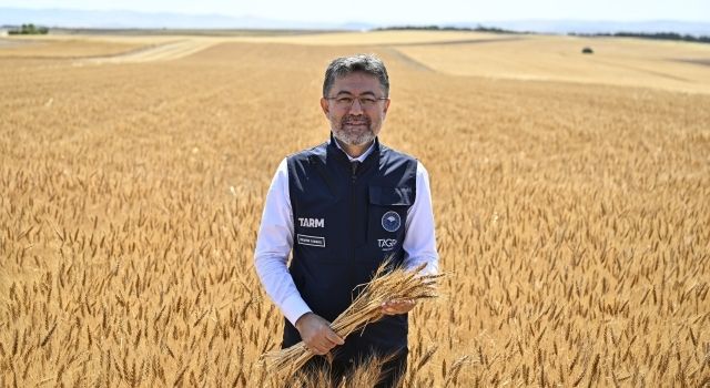 Bakan Yumaklı, Yerli ve Milli Buğday Çeşitlerinin Hasat ve Tanıtım Programına Katıldı