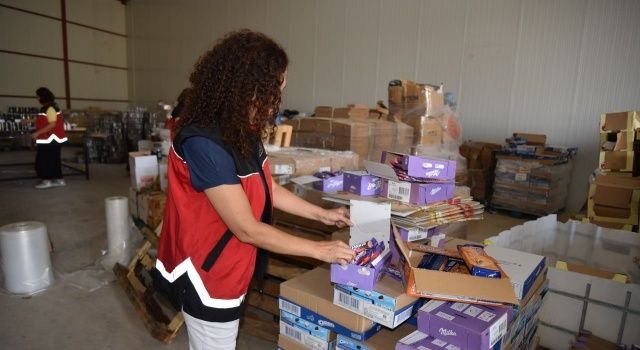 Antalya'da Gıda Denetimlerinde Şok: Son Tüketim Tarihi Geçmiş Binlerce Gıda Maddesi Ele Geçirildi