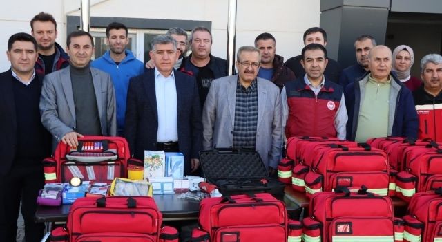 Adıyaman'da Küçükbaş Hayvancılık Projesi Kapsamında Veteriner Hekimlere Ekipman Dağıtıldı