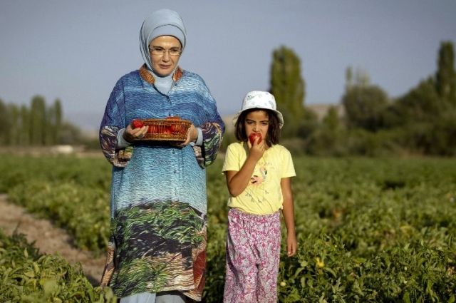 Emine Erdoğan: Ata Tohumları, Kimliğimize ve Toprağımıza Sahip Çıkıştır