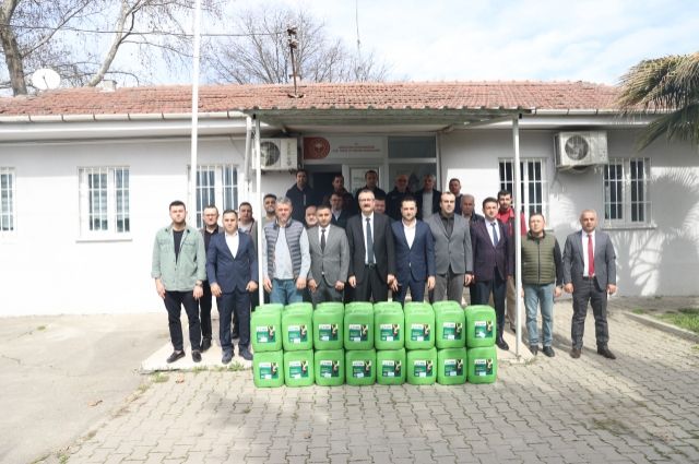 Sakarya'da Toprak Verimliliği İçin Hümik Asit Dağıtımı