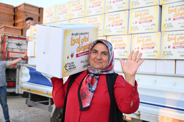 Arıcılığa Büyük Hibe Desteği: 346 Üreticiye "Altın Kovan" Dağıtıldı!