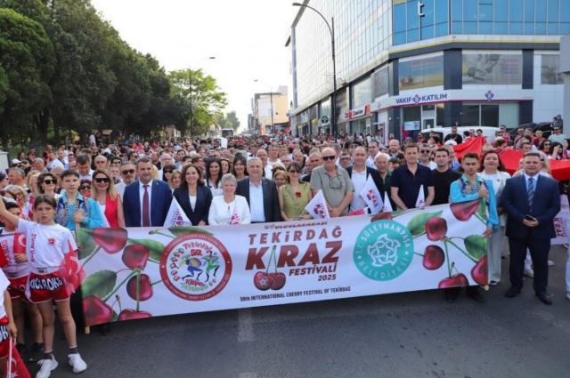 Tekirdağ'da 59. Uluslararası Kiraz Festivali Coşkuyla Başladı