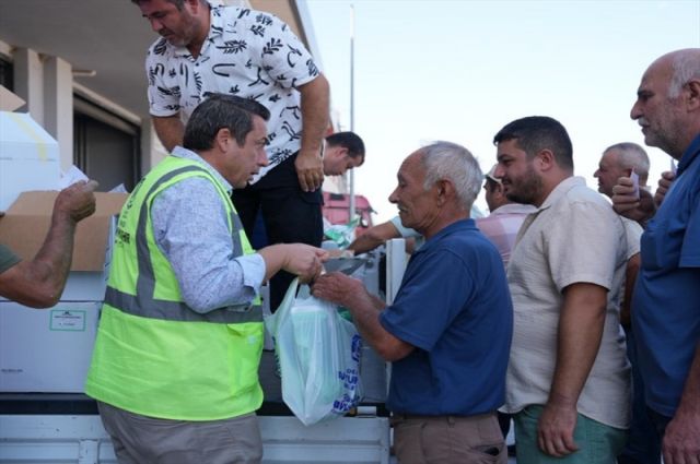 Büyükşehir’den kırsala nefes: 218 çiftçiye 1.423 paket bordo bulamacı desteği