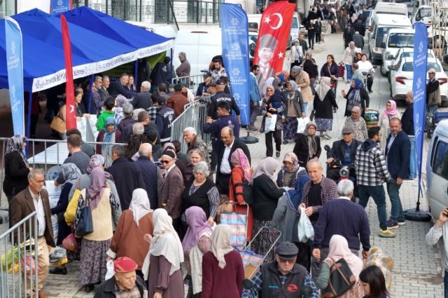 Aydın Büyükşehir Belediyesi, Buharkent’te Ata Tohumu Fideleri Dağıttı