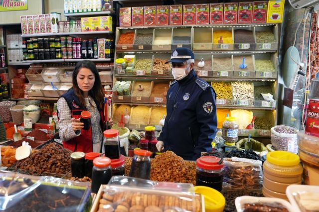 Kahramanmaraş Büyükşehir, şehir merkezinde gıda denetimi yaptı