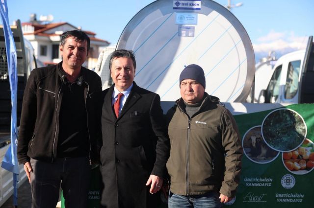 Muğla BŞB, 3 ilçede kooperatiflere süt tankı desteği verdi