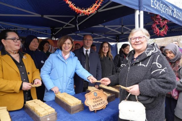 Eskişehir Büyükşehir, yerel tohumları ilçelerde dağıttı