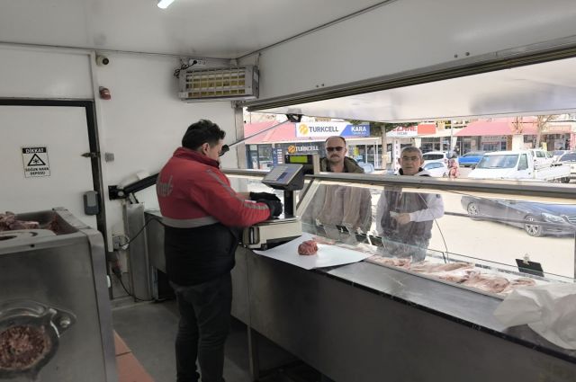 Antalya Belediyesi Halk Et mobil satışını ilçelere taşıdı