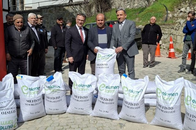 Bolu’da üreticilere 7 ton yem bitkisi tohumu dağıtıldı