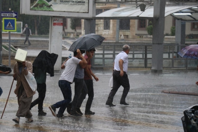 Meteorolojiden Uyarı Geldi! Bu Bölgelerde Yaşayanlar Dikkat