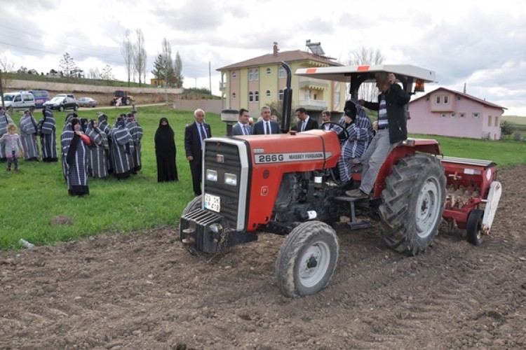 “Kadın Yetişirse Her Şey Yetişir Projesi” Hayata Geçirildi