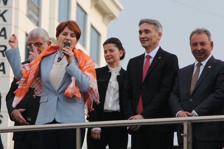 Akşener: Bu Tarım Bakanı Daha Felaket