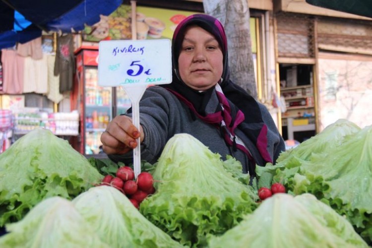 Çiftçilerden pazardaki fiyatlara tepki! '2-3 katına satıyorlar'