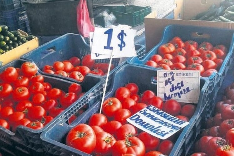 Fırsatçıların yeni oyunu! Yerli domatese dolar etiketi.