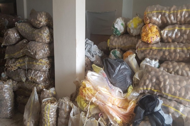 Stokçu baskınından 35 ton patates çıktı