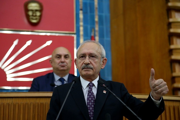 Çiftçi Kardeşim, Senin Alın Terini Alıp Birilerine Peşkeş Çekiyorlar