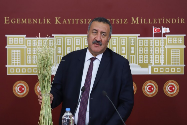 Gürer: “Üretici tarımdan kopuyor, tarlalar boş kalabilir”