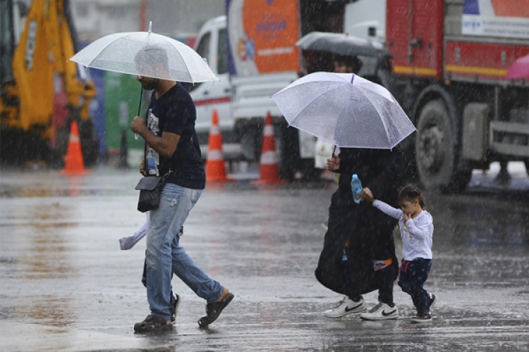 Meteorolojiden 2 Bölge, 3 İl İçin Kuvvetli Yağış Alarmı