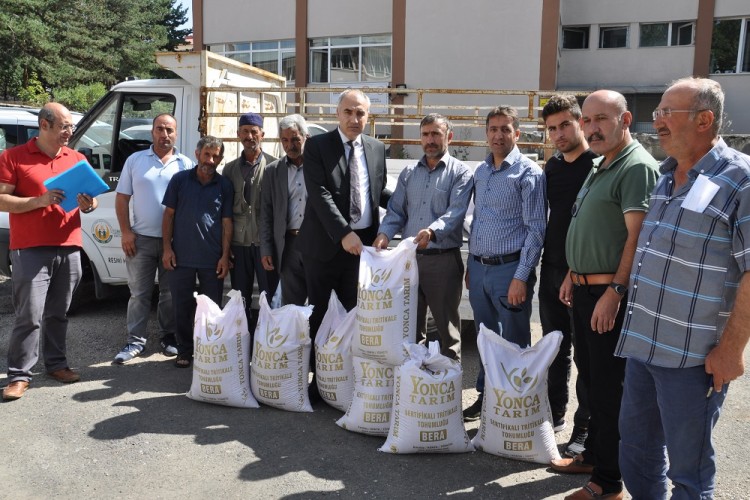 Kaba Yem Açığını Kapatmak İçin 20 Ton Tritikale Tohumu Dağıtıldı