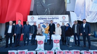 Denizli Büyükşehir üreticinin yüzünü güldürmeye devam ediyor