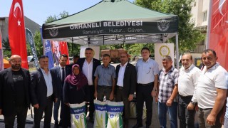 Büyükşehir'den Kırsala Silajlık Mısır Tohumu ve Makine Desteği