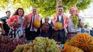 Urla Bağbozumu Şenliği Coşkuyla Başladı