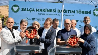 Balıkesir Büyükşehir’den Çiftçilere 200 Salça Makinesi Desteği