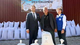 Muğla Büyükşehir’den 13 ilçede 1500 üreticiye yem bitkisi tohumu desteği