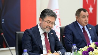 Bakan Yumaklı: Türkiye suyu bolluğa değil kısıta göre planlıyor