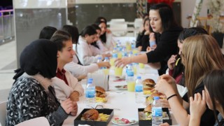 Van Büyükşehir Belediyesi’nden öğrencilere sosyal gezi programı