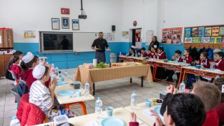 Marmarabirlik, Gemlik’te zeytinli tarif atölyesi düzenledi