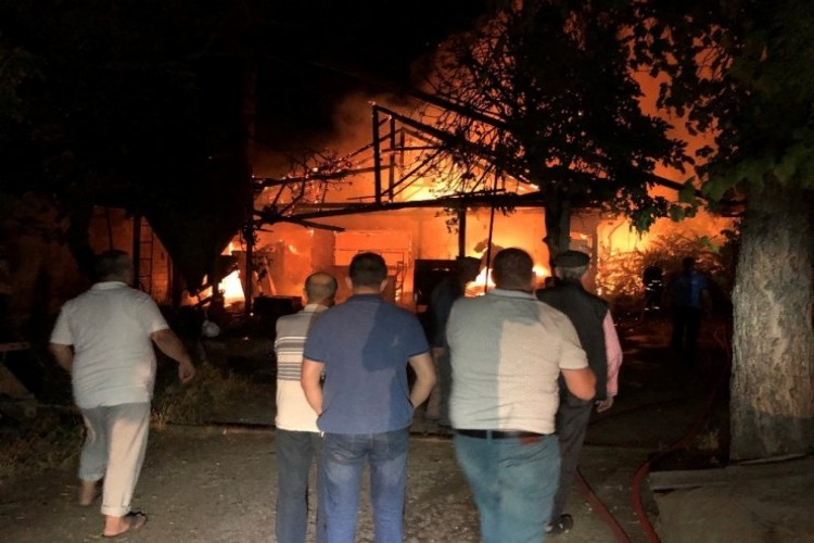 Yangında Can Pazarı...Bursa’da Can Kurtarmak İçin Zamanla Yarış