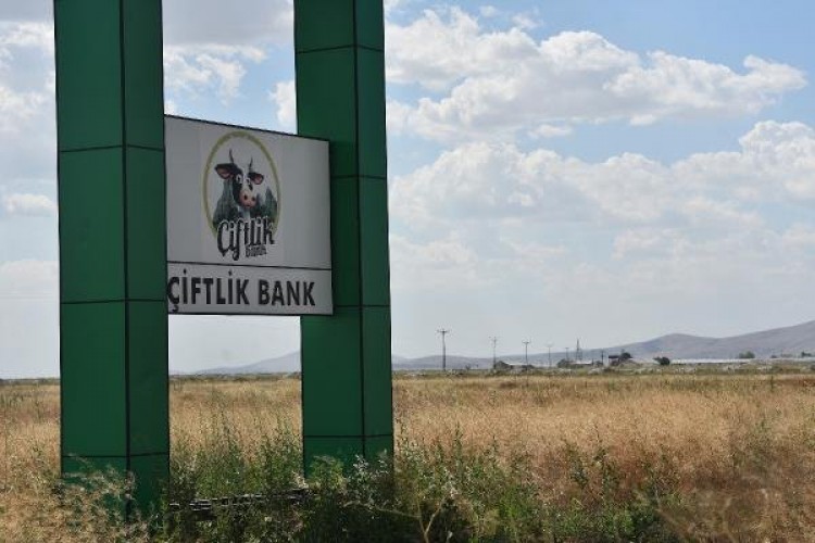 Konya'da, 'Çiftlik Bank'ın tabelası ve temeli kaldı