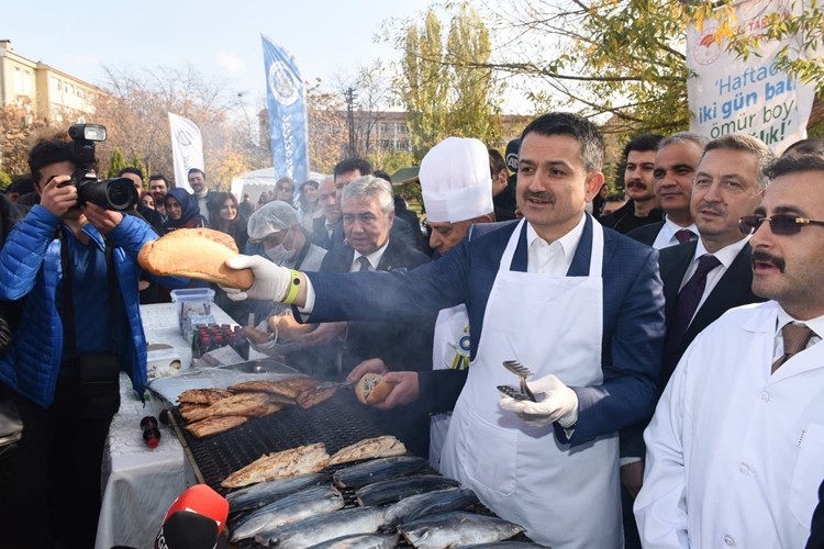 Su Ürünleri İhracatını 2 Milyar Dolara Çıkarmamız Lazım