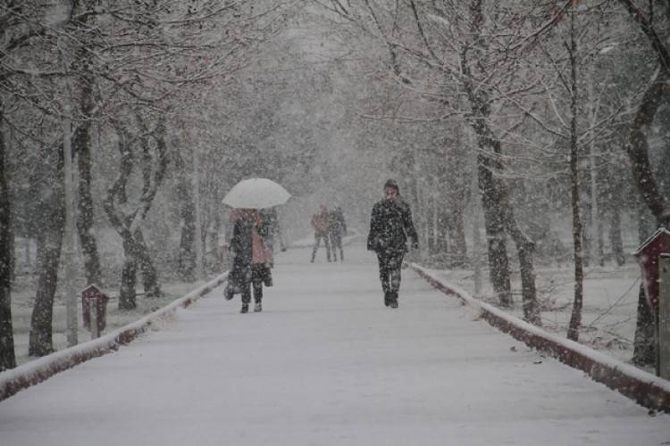 Meteoroloji O İlleri Saydı Ve Uyardı: Kar Geliyor