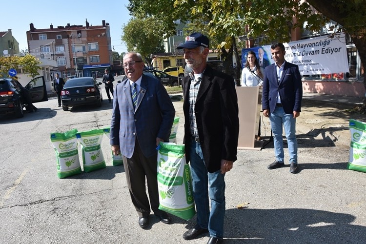 Büyükşehir Belediyesi'nden Besicilere Yem Bitkisi Tohumu Desteği