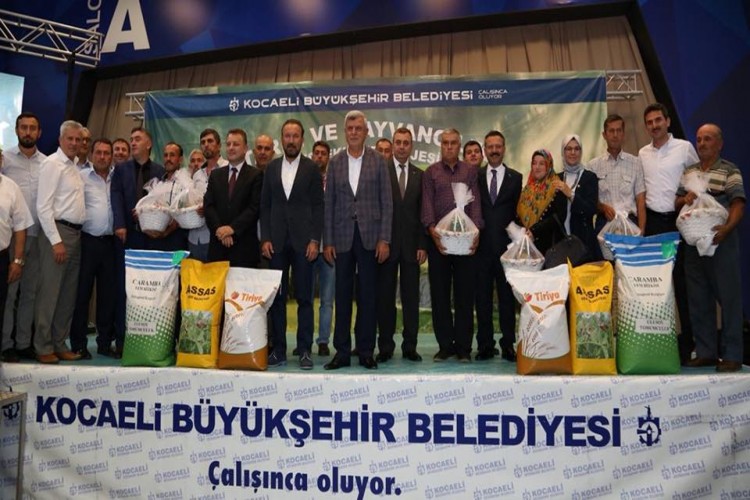 Büyükşehir’den bin 500 çiftçiye yem bitkisi tohumu desteği