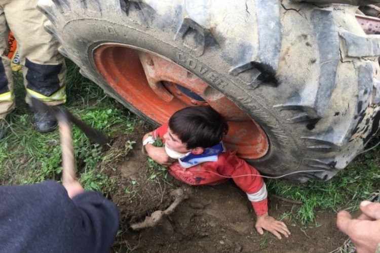 Şok Geçiren Çocuğu Kurtarmak İçin Zamana Karşı Yarıştılar!