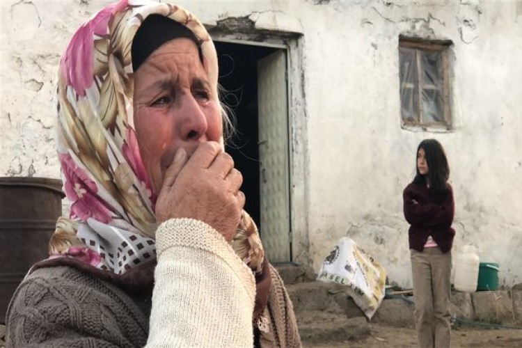 Çiftçi Aile, 40 Ton Otun Kül Oluşunu Gözyaşları İçinde İzledi